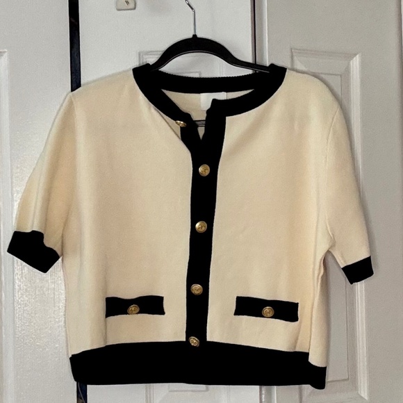 H&M Short Sleeve Cardigan with Gold Buttons - Picture 2 of 4